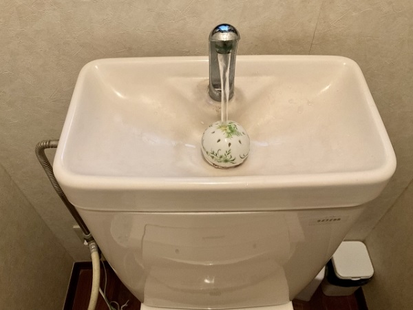 トイレの水が止まらない時の対処方法 (2)