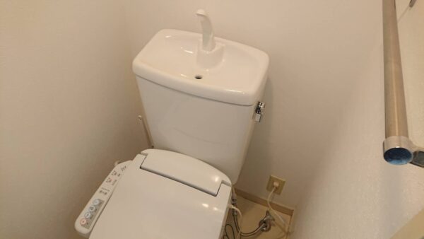 千葉市稲毛区小仲台　トイレ給水管一部改修