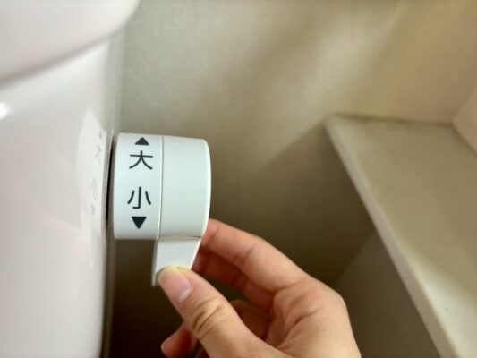 節水型トイレはどれだけ効果がある？掃除のしやすさなど、最新トイレについて解説します！ (2)