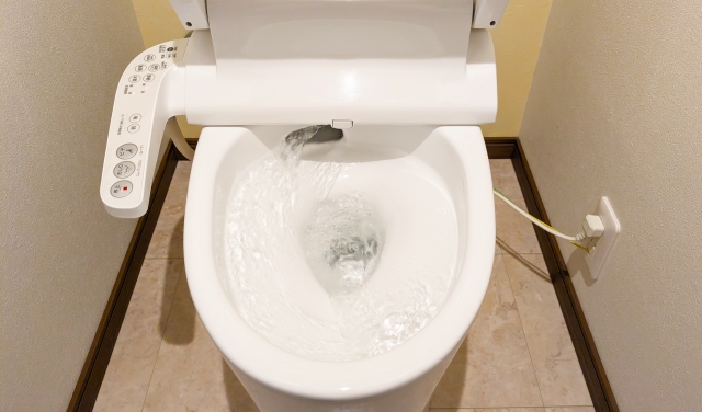 節水型トイレはどれだけ効果がある？掃除のしやすさなど、最新トイレについて解説します！ (5)