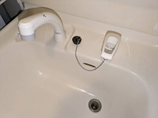洗面台洗髪シャワー水栓交換(4)