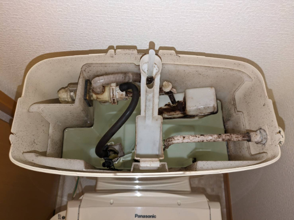 作業前のタンク内部