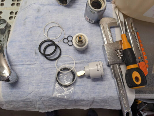 江戸川区_キッチン水栓根本パッキン