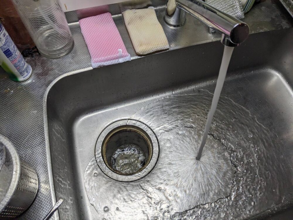 江戸川区｜キッチン排水口の詰まり修理・清掃対応し解消作業を実施 