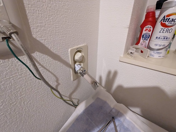 江戸川区-水栓コンセントハンドル固着-施工前