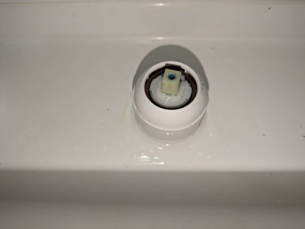 八千代市ゆりのき台洗髪シャワー水栓-シングルバブル交換-施工中