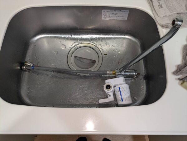 千葉市中央区中央-台所シングルレバー交換-施工中