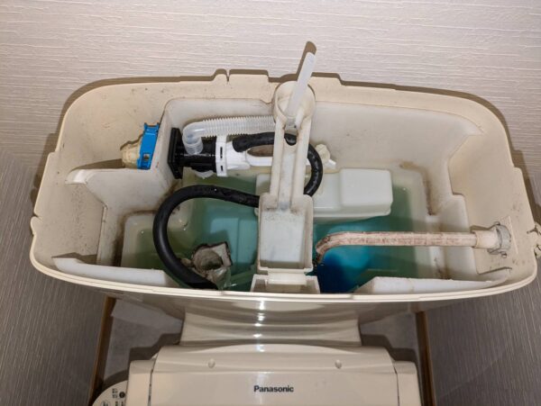 八千代市大和田-トイレタンク内洗浄タンク交換-タンク内