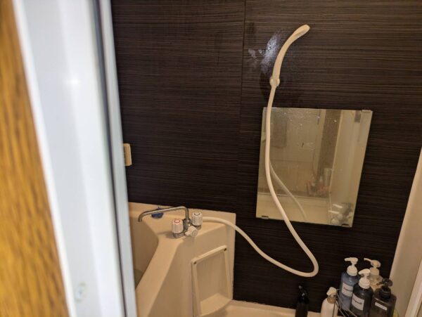 中央区仁戸名町-浴室デッキツーバルブ湯側本体ネジセンキの為本体交換-施工前
