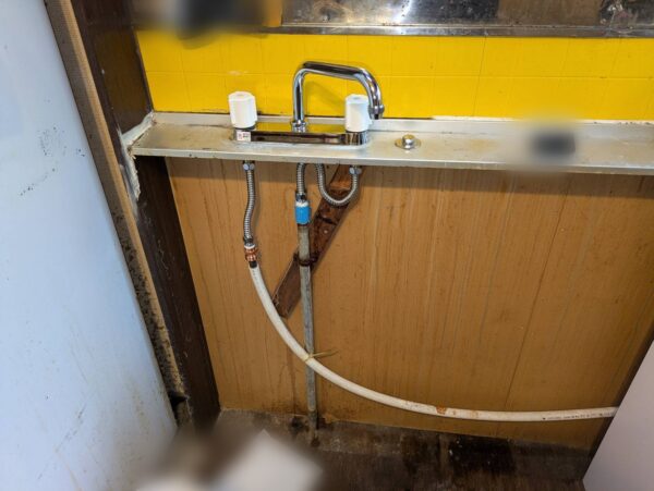 浦安市富士見-キッチン混合水栓交換工事-キッチン脱着、配管切り回し-入れ替え